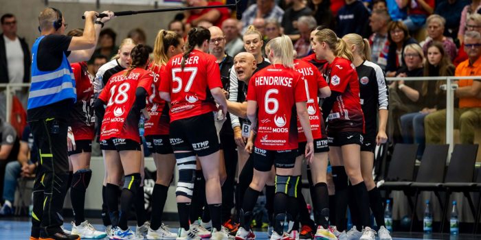 Herbert Müller hatte zwischenzeitlich Redebedarf mit seinem Team. (Foto: Christian Heilwagen)